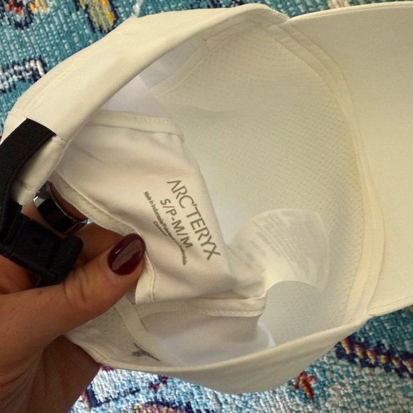 Arcteryx Like New Hat - Picture 2 of 10